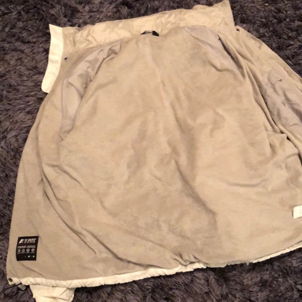 Kway2000 white lined windbreaker. Full Zip up.